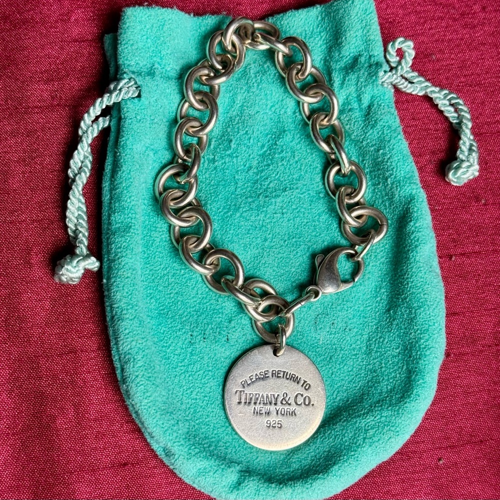 Tiffany & Co Sterling Silver Please Return To Tiffany Round Charm Bracelet 7.25”